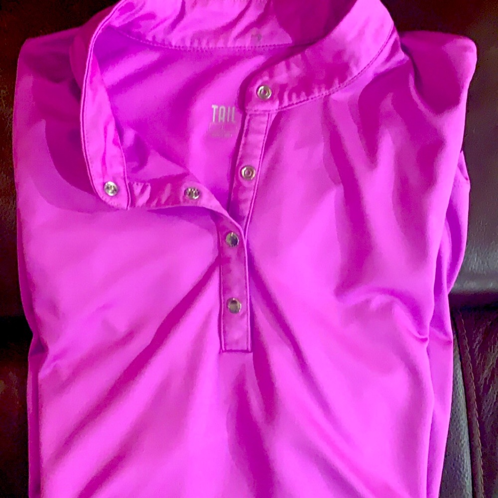 NWOT TAIL 👚